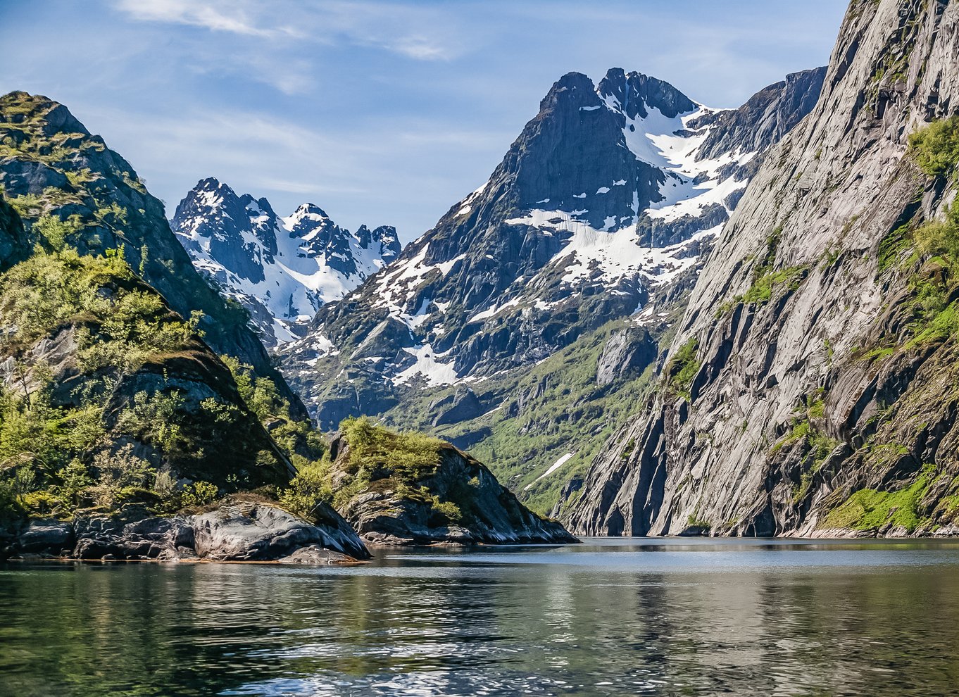 Fra Svolvær: Lofoten Silent Trollfjord Cruise