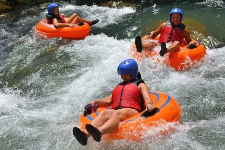 Descente rapide de la rivière en chambre à air depuis Montego BayDescente de rivière en chambre à air depuis Montego Bay