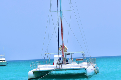 Punta Cana: Island escape to Saona, catamaran & beach lunch Punta Cana: Catamaran Party Cruise | Open Bar & Snorkeling