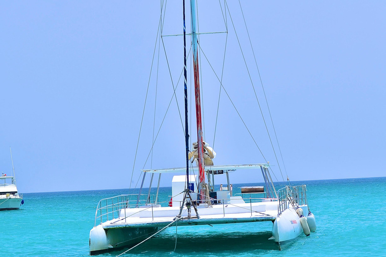 Punta Cana: Island escape to Saona, catamaran & beach lunch Punta Cana: Catamaran Party Cruise | Open Bar & Snorkeling