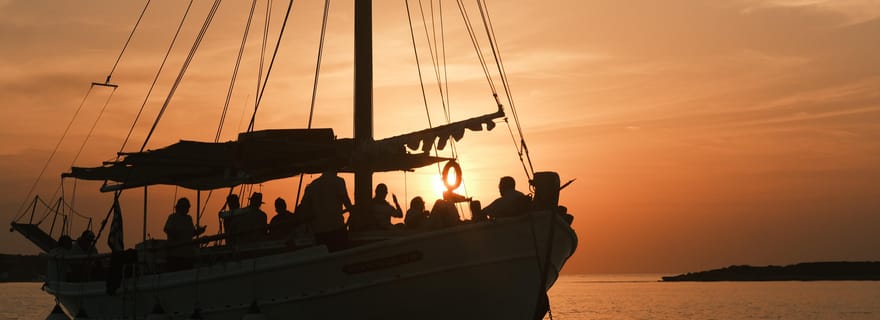 Paros : excursion en bateau au coucher du soleil avec boissons non alcoolisées et vin local