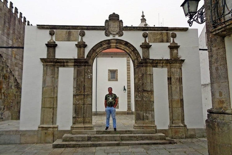 Barcelos, Ponte Lima, Viana Castelo: Private Tour from Porto