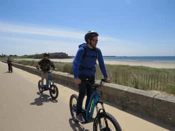 Carnac: Unusual rides on all-terrain electric scooters