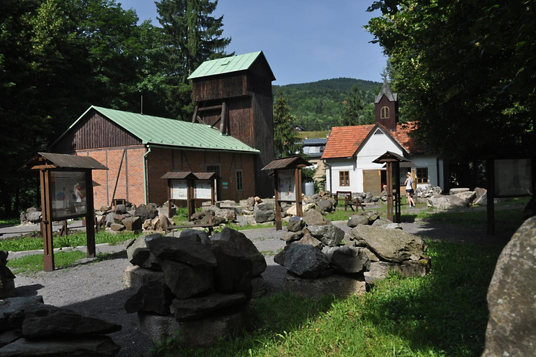 TOPP av Slovakien: Gruva i Banská Štiavnica &amp; simning i grottor