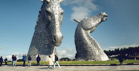 From Edinburgh: Stirling Castle, Kelpies and Loch Lomond