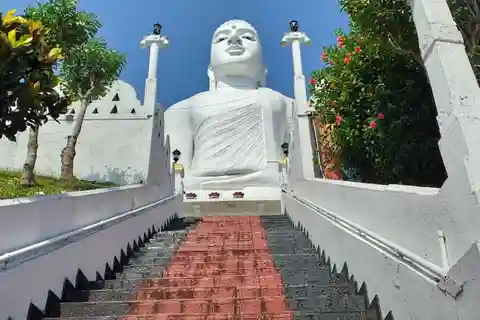 Kandy : Ambuluwawa & Pinnawala Weeshuis Dagtocht per Tuk Tuk
