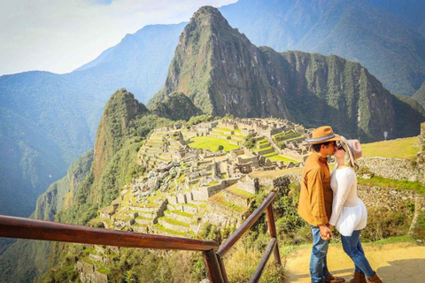 From Cusco: Full-Day Private Tour to Machu Picchu with Lunch