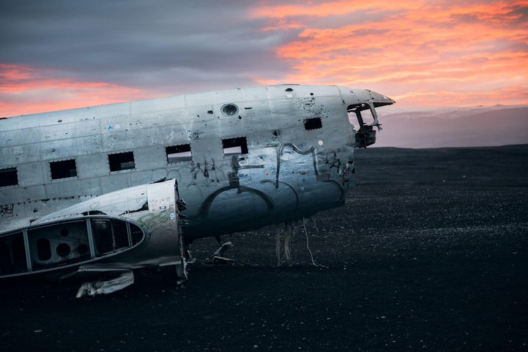 Iceland: Shuttle Service to the Plane Wreck
