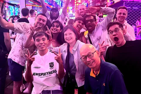 Bangkok: Soi Cowboy, Nana, Soi 11, Rooftops, Clubs & Go Go's