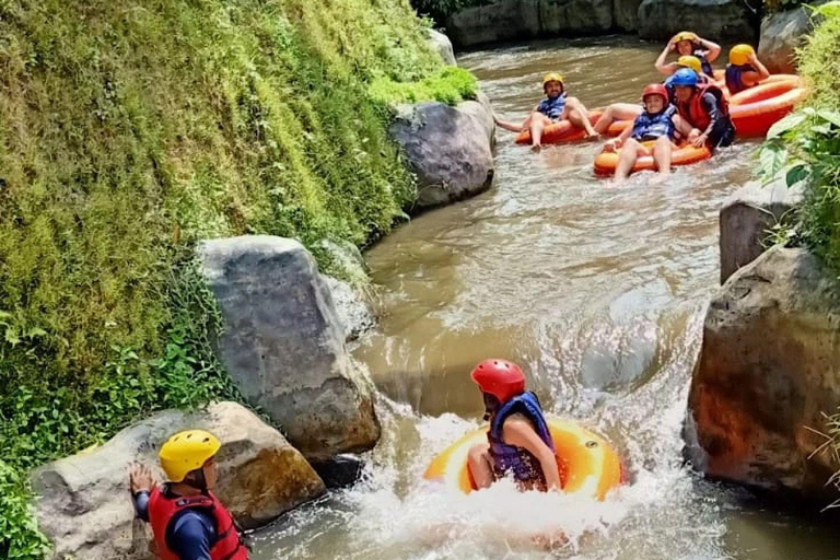 Ubud: Aventura en Tubo por la Cueva del Río con AlmuerzoExcursión en tubing y terrazas de arroz con traslado