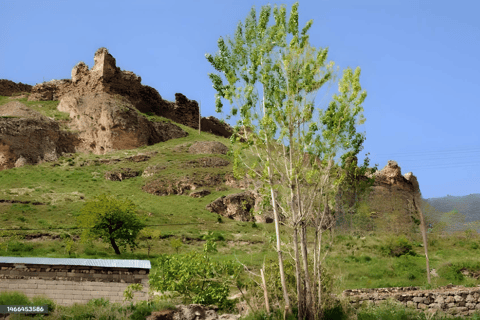 Halbtagestour von Baku aus: Chirag Gala Festung Wandertour