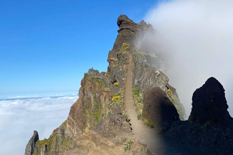 Madeira: Guided Peak Crossing: Pico do Arieiro to Pico Ruivo