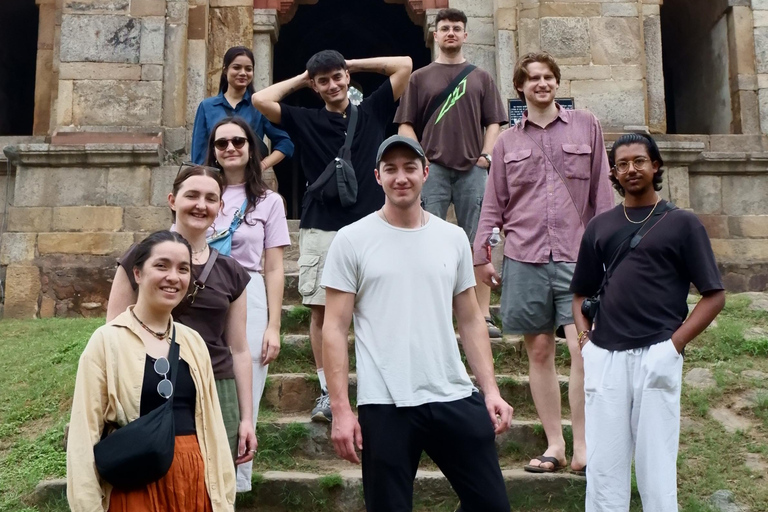 Delhi: Lodhi Garden begeleide verhalenwandeling en optionele zijmissiesLodhi Gardens Heritage Walk &amp; Art Walk at Lodhi Art District