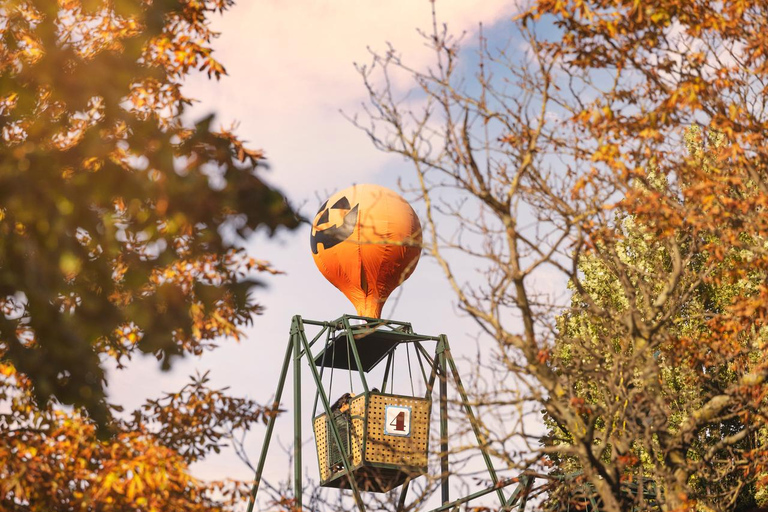 Köpenhamn: Halloween på Tivoli – inträde och åkatturHalloween på vardagar: Inträdesbiljett med obegränsade åkattraktioner