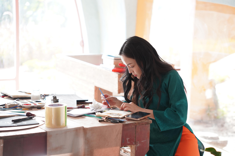 Da Nang: Workshop on making Dó paper and Dó paper notebooks