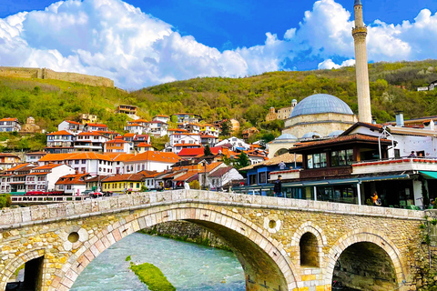 Desde Tirana: Excursión de un día a Prizren, Kosovo