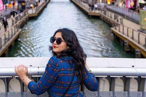 Private Daytime Photoshoot Experience in Osaka (Dotombori) Private Daytime Photoshoot Experience in Osaka (4 hrs)