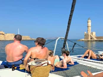 Chania: Crociera mattutina in catamarano con pranzo e bevande premium