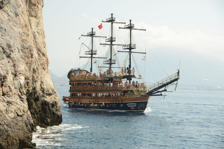 Marmaris: Pirate Boat Sunrise or Night Cruise with Drinks
