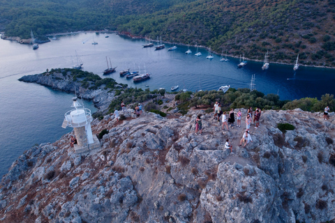 Żegluj po Turcji: 18-39 rejs z Fethiye do Olympos Blue CruiseŻegluj po Turcji: Rejs z Fethiye do Olympos dla młodych dorosłych w wieku 18-39 lat