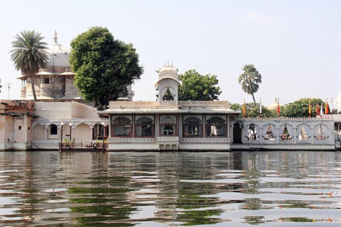 جولة خاصة من مومباي إلى أودايبور في نفس اليوم بالطائرةجولات خاصة لمدة يومين في مومباي وجولة في نفس 