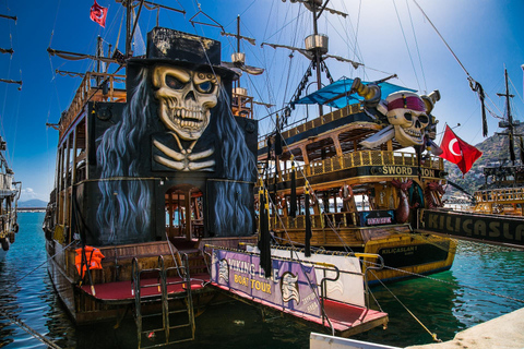 Alanya: Pirate Boat with Foam Party incl. Lunch & Drinks