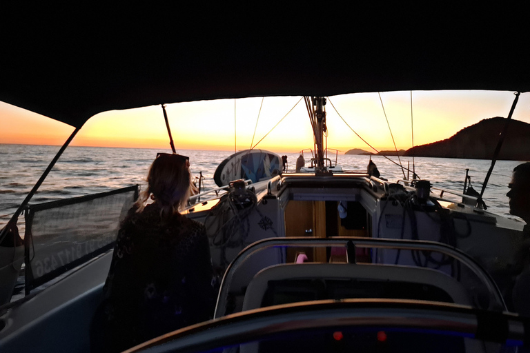 Dubrovnik: Private Sailing Boat Tour to Elaphiti & Blue Cave