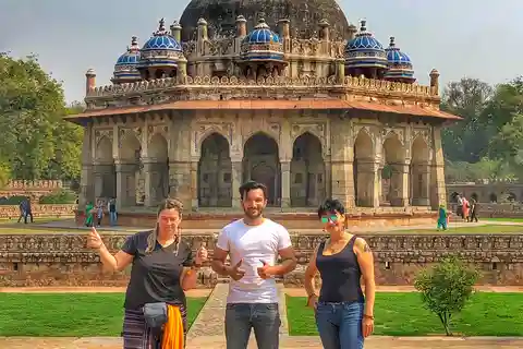Delhi: Tour privato di mezza giornata di Delhi con guida e auto AC