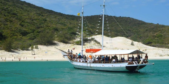 Visit Boat Trip in Búzios in Búzios