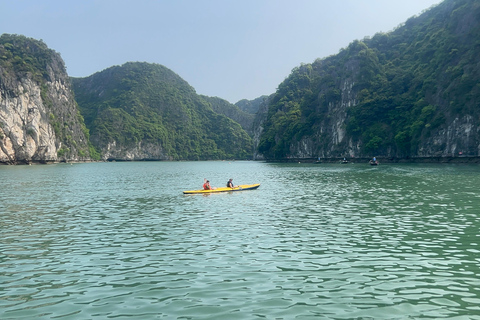 2-tägige Ha Long Bay Island Cruise Tour mit einem 3-Sterne-Kreuzfahrtschiff