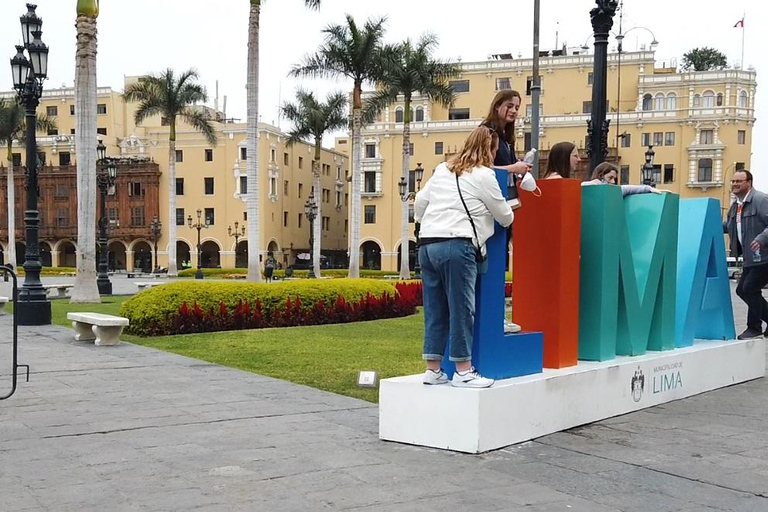 Lima : visite guidée du centre historique en vélo électriqueVisite de Lima : Découvrez le centre historique de Lima à vélo électrique et dégustation culinaire