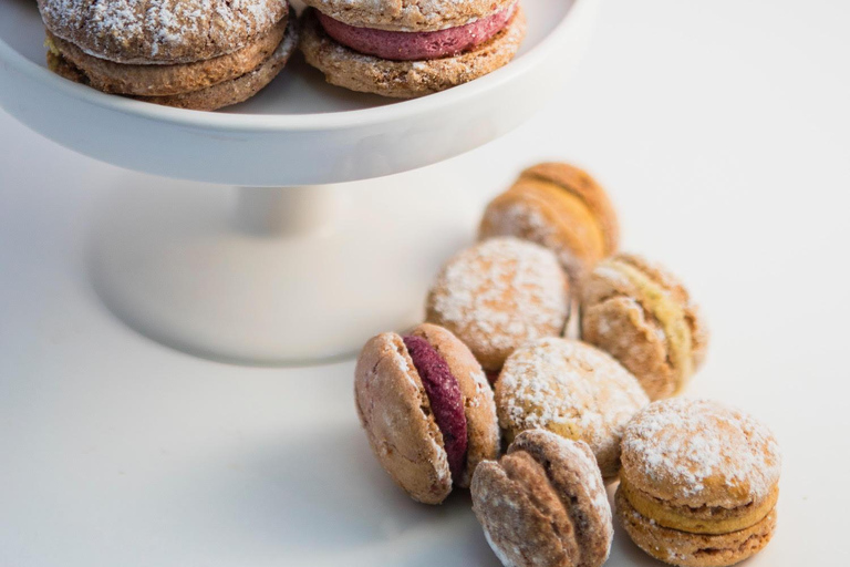 جولة الطعام الرسمية لمسلسل Emily in Parisجولة الطعام الرسمية لإيميلي في باريس