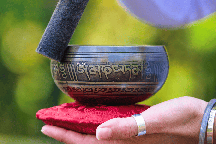 Vilnius: Kriya-Meditation und Kakao-Zeremonie mit Kursleiter. Foto: GetYourGuide