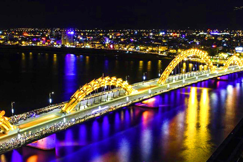 Visite nocturne en moto - Découvrez la nuit secrète de Da NangDa Nang : Visite culinaire en moto et visite nocturne