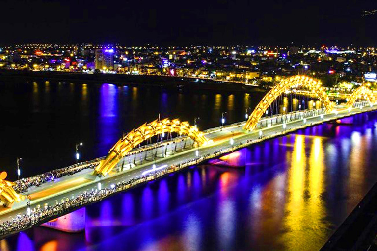 Visite nocturne en moto - Découvrez la nuit secrète de Da NangDa Nang : Visite culinaire en moto et visite nocturne