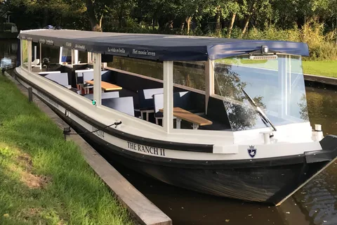 Giethoorn: 1 hora de passeio de barco privado de luxo com guia local