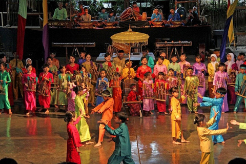 Bandung: Sundanese Culture Tour with Angklung Experience