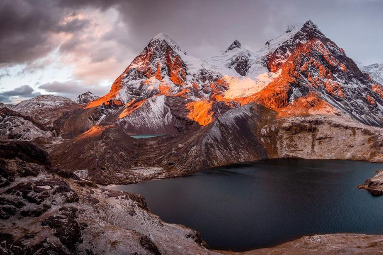 Excursión: Montaña Arco Iris y 7 Lagunas de Ausangate 2 díasExcursión: Montaña de Arco Iris y Ausangate 7 Lagunas 2 dias