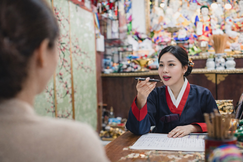 Seoul: Private Korean Shaman Experience & Personal Reading