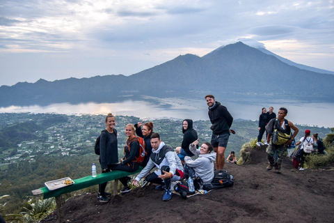 Bali: Wycieczka z przewodnikiem na wschód słońca na Mount BaturBali: Wycieczka z przewodnikiem na wschód słońca