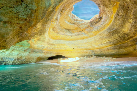 Portimão: Benagil Caves Speed Boat Tour with Sunset Option Private Tour in French