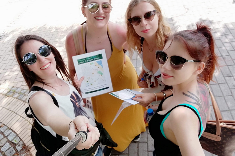 Warsaw Old Town: Spy-Themed Walk & Game with Host/Guide Warsaw Old Town: Spy-Themed Walk & Game with Guide (ENGLISH)