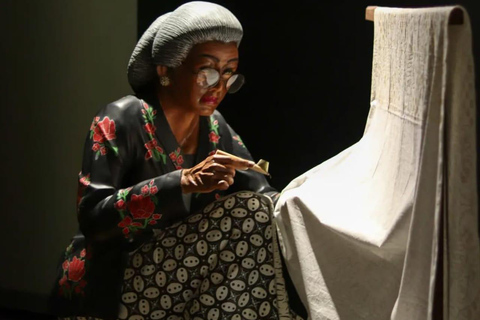 Yogyakarta: Discover Yogyakarta Walking Tour Small Group Tour