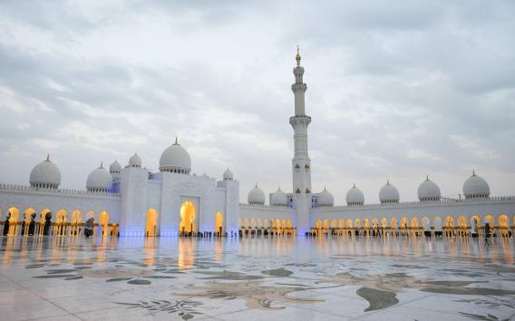 Von Dubai aus: Abu Dhabi Tagestour mit Besuch der Großen Moschee