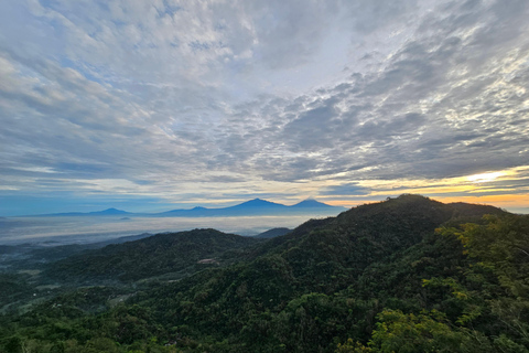From Yogyakarta: Tumpeng Menoreh Skyline Sunrise
