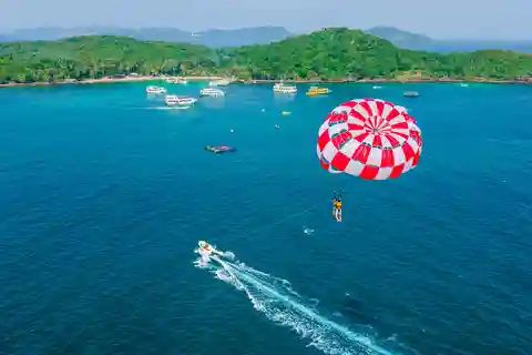 Phu Quoc: Explore 3 Islands & Parasailing and Jetski Combo