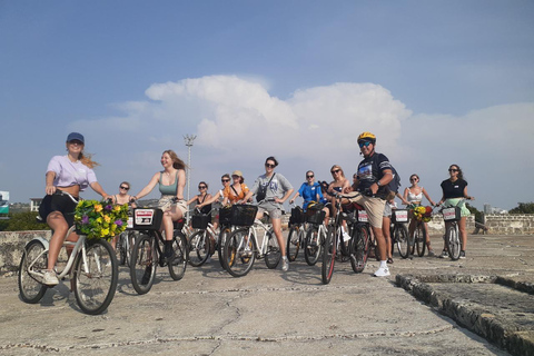 Cartagena: Ruta Histórica, Cultural y Graciosa en Bicicleta