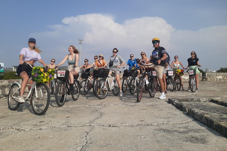 Cartagena: Ruta Histórica, Cultural y Graciosa en Bicicleta