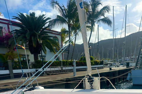 Gran Canaria: Catamaran tour with lunch on unspoiled beaches