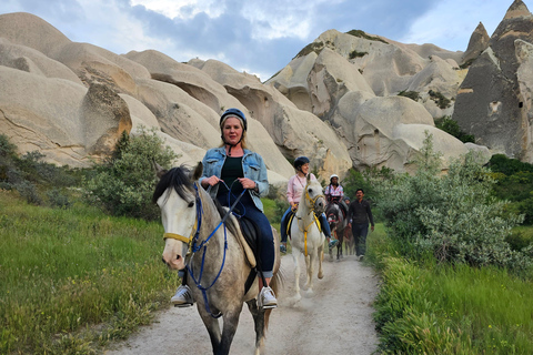 Reiten Erlebe die wunderschönen Täler von KappadokienPferde Tour - Kappadokien Reiten 1 Stunde